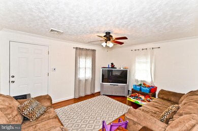 12827 W Hatton Rd, Newburg, MD 20664 - photo 2