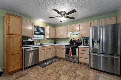 616 Baldknobber St-16