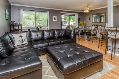 006-photo-living-room-6441342