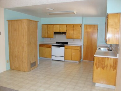 Kitchen (2)