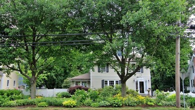 537 Chestnut St, Needham, MA 02492 - photo 5