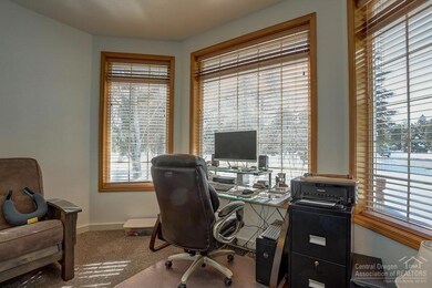 21196 Strawberry Mountain Ct, Bend, OR 97702 - photo 6