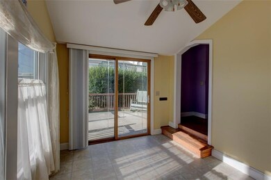 24 Crockett St, Warwick, RI 02889 - photo 3