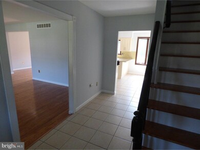 867 Lafayette Dr, Mount Laurel, NJ 08054 - photo 3