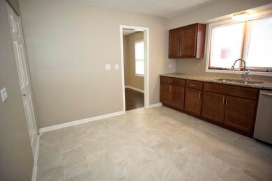 1501 Glen Rock Ave, Waukegan, IL 60085 - photo 4