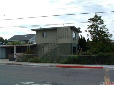 photo shows the 2 story front units and the single