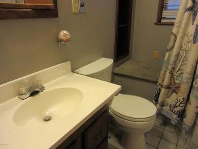 9320 Pagoda Dr, Louisville, KY 40229 - photo 3