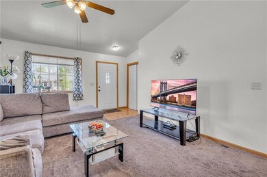 11 E Diehl Ave, Des Moines, IA 50315 - photo 3