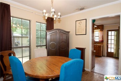 324 E Grove St, San Marcos, TX 78666 - photo 5