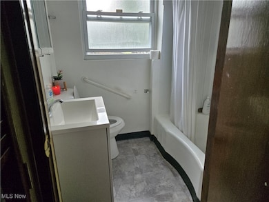 15009 Lawndale Ave, Cleveland, OH 44128 - photo 5