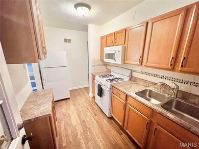 9921 Iveland Dr, Saint Louis, MO 63114 - photo 6