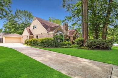 A large private driveway leads to your oversized d