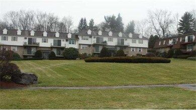 24 Williamsburg Ct unit 3, Shrewsbury, MA 01545 - photo 2