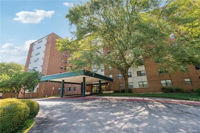 Slaton Manor unit 512, Atlanta, GA 30305 - photo 2