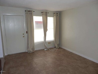 Family Room (2)