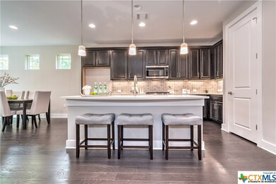 Guests can pull up a chair while you prepare a cul