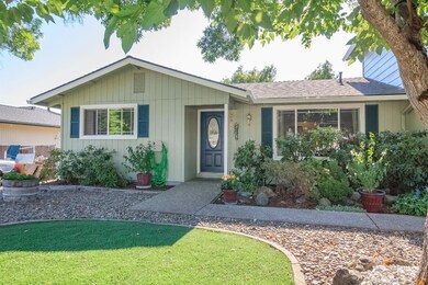 5060 Del Mar Dr, Central Point, OR 97502 - photo 2