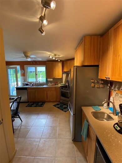 210 Crestview Rd, Manchester, NH 03104 - photo 6