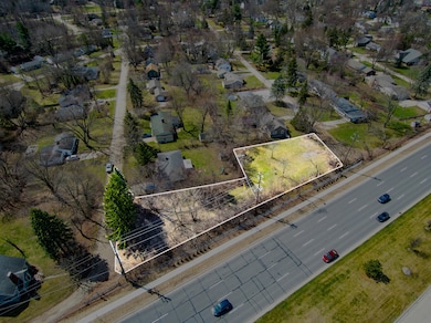 1061 Dorchester Ave, Bloomfield Hills, MI 48302 - photo 2