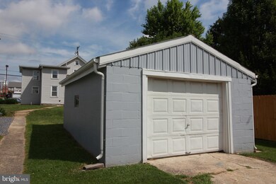 227 Grant St, New Holland, PA 17557 - photo 7