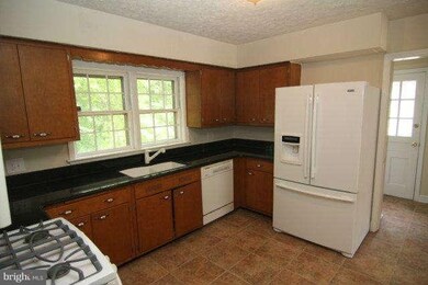 3415 Dupont Ave, Kensington, MD 20895 - photo 6