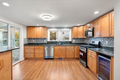 18 Weisner Pkwy, Methuen, MA 01844 - photo 3