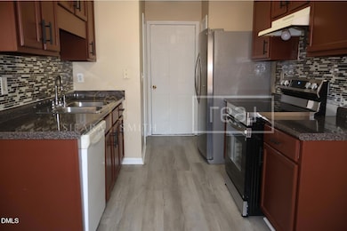 6013 Silkwater Ct, Raleigh, NC 27610 - photo 4