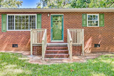 219 Oak View Ln, Asheboro, NC 27205 - photo 3