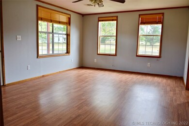 1307 W Cummings St, Henryetta, OK 74437 - photo 3