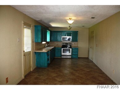 912 Edwards St, Copperas Cove, TX 76522 - photo 5