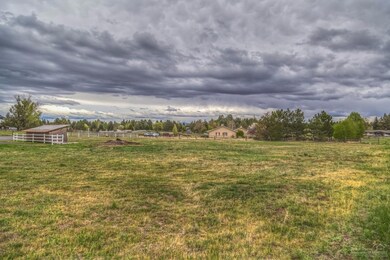 61850 Dobbin Rd, Bend, OR 97702 - photo 4