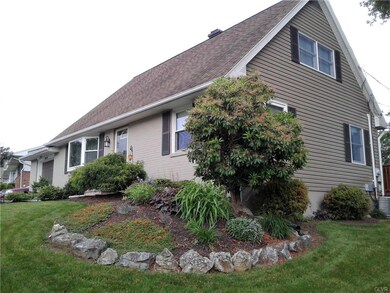 6870 Linden Cir, Macungie, PA 18062 - photo 3