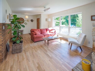 212 N Maple-101