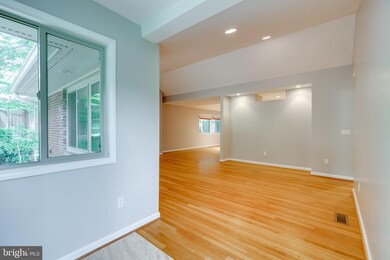 3521 Kirkwood Dr, Fairfax, VA 22031 - photo 7