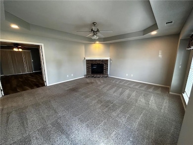 819 Cypress Ct, Raymore, MO 64083 - photo 3