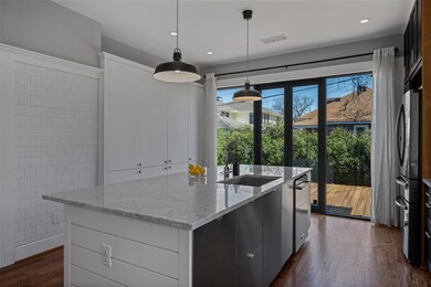 So many thoughtful details in the kitchen - fresh 