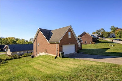 2817 Horse Trail Rd, Jeffersonville, IN 47130 - photo 4