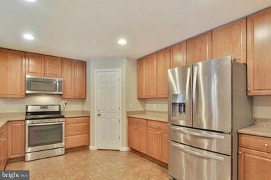 3023 Chapel View Dr, Beltsville, MD 20705 - photo 5