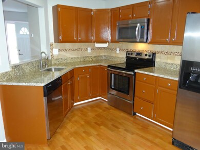 9212 Deer Crossing unit 58, Lorton, VA 22079 - photo 2