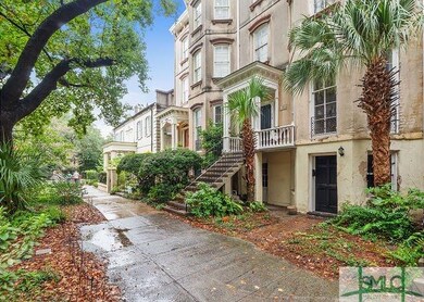 110 E Gaston St unit Parlor, Savannah, GA 31401 - photo 2