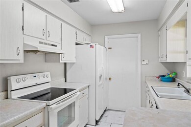 8010 W Elm St, Tampa, FL 33615 - photo 3