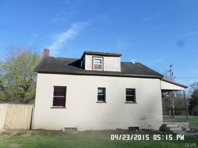 570 S Delaware Dr, Easton, PA 18042 - photo 3