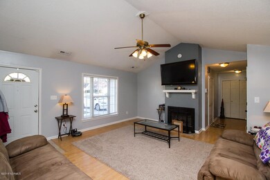 115 Settlers Cir, Jacksonville, NC 28546 - photo 6