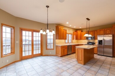 814 S Ridge Dr, Cedar Falls, IA 50613 - photo 6