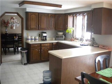 571 Fairmont Ave, North Tonawanda, NY 14120 - photo 4