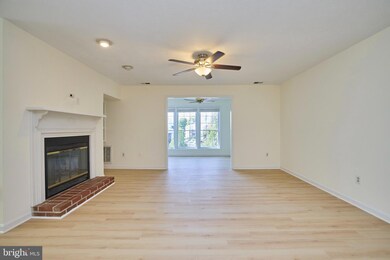 10068 Oakton Terrace Rd, Oakton, VA 22124 - photo 7
