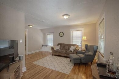 Great hardwoods and light in this charming 1.5 sto