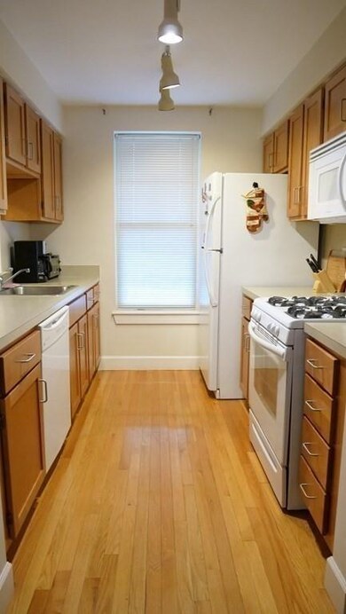 112 Library St, Chelsea, MA 02150 - photo 5