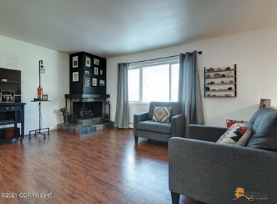 Living Room w/Laminate Floor