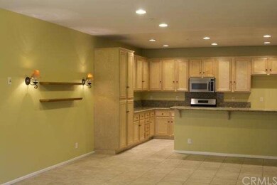 Perfect for Entertaining - Open Layout with Family